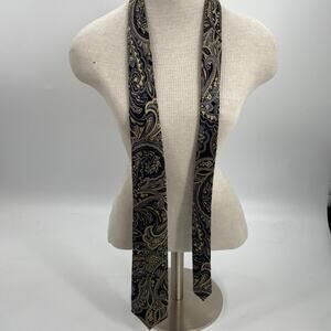 Geoffrey Beene silk patterned tie